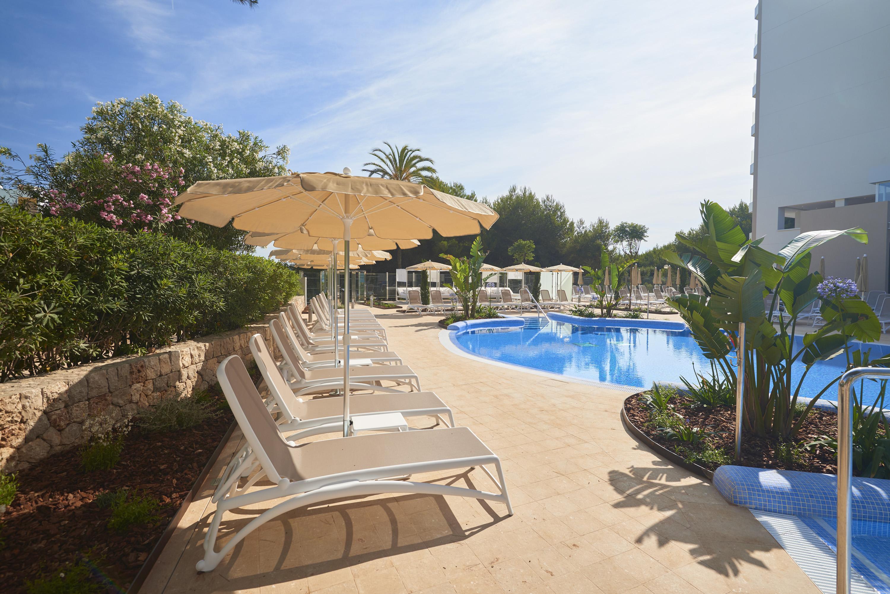 Hipotels Bahia Cala Millor - Adults Only エクステリア 写真